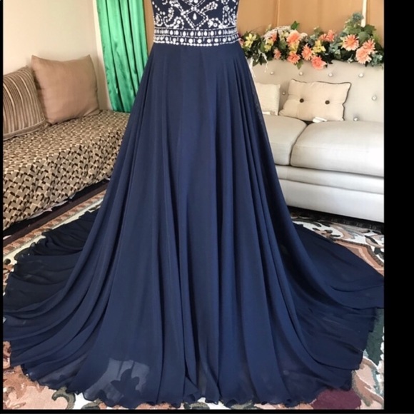 Navy color Prom dress size 8 - Picture 4 of 6